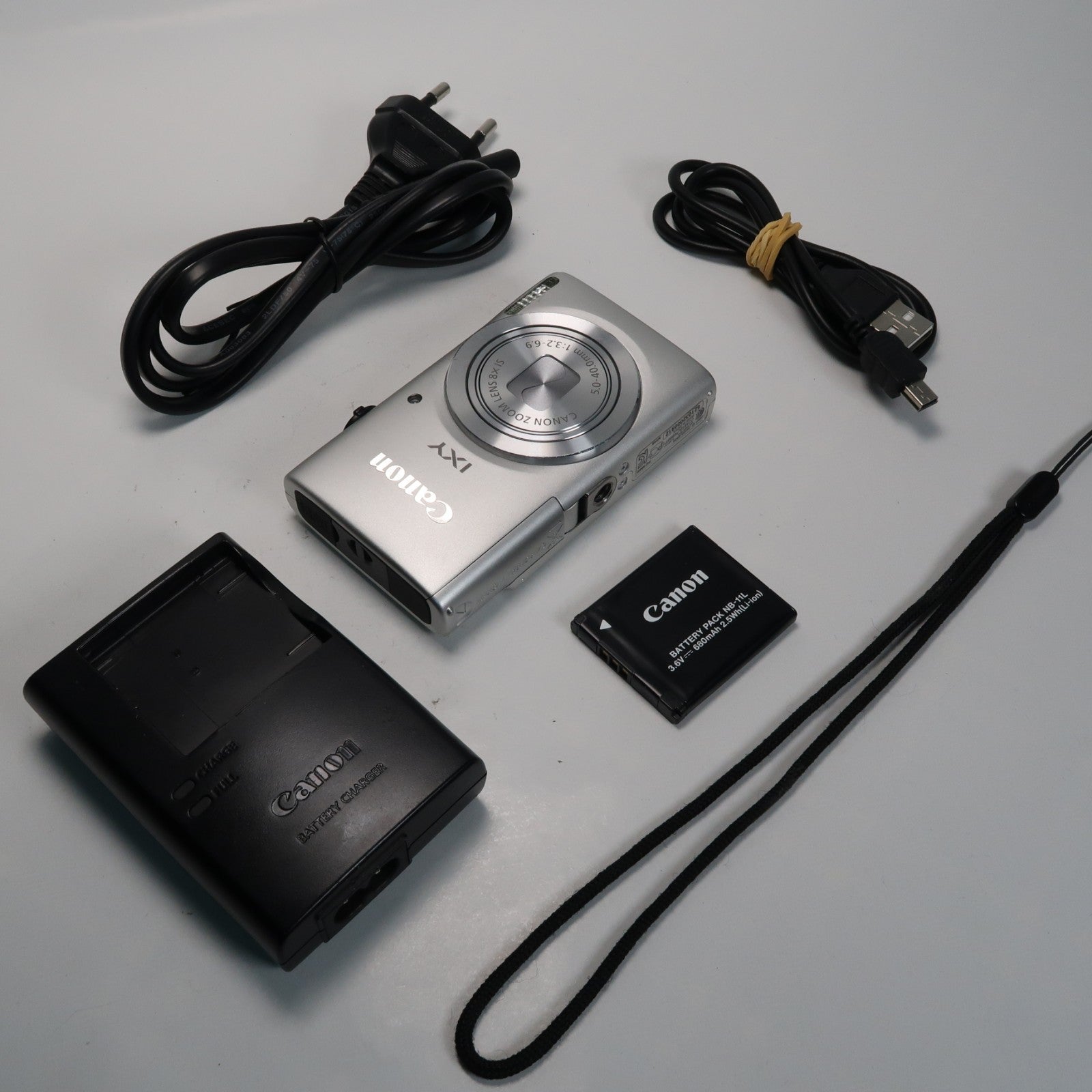 Canon IXUS 105 / SD1300 IS + Nikon Coolpix S3600 + Canon IXUS 115 + Canon IXY 110F – Camera Bundle