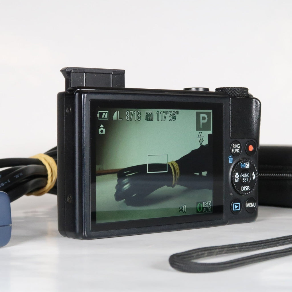 Canon PowerShot S110 12.1 MP Digital Camera Black – Original Packaging – Excellent