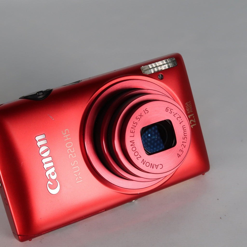 Canon IXUS 220 HS 12.1MP Digital Camera Red – Boxed Set