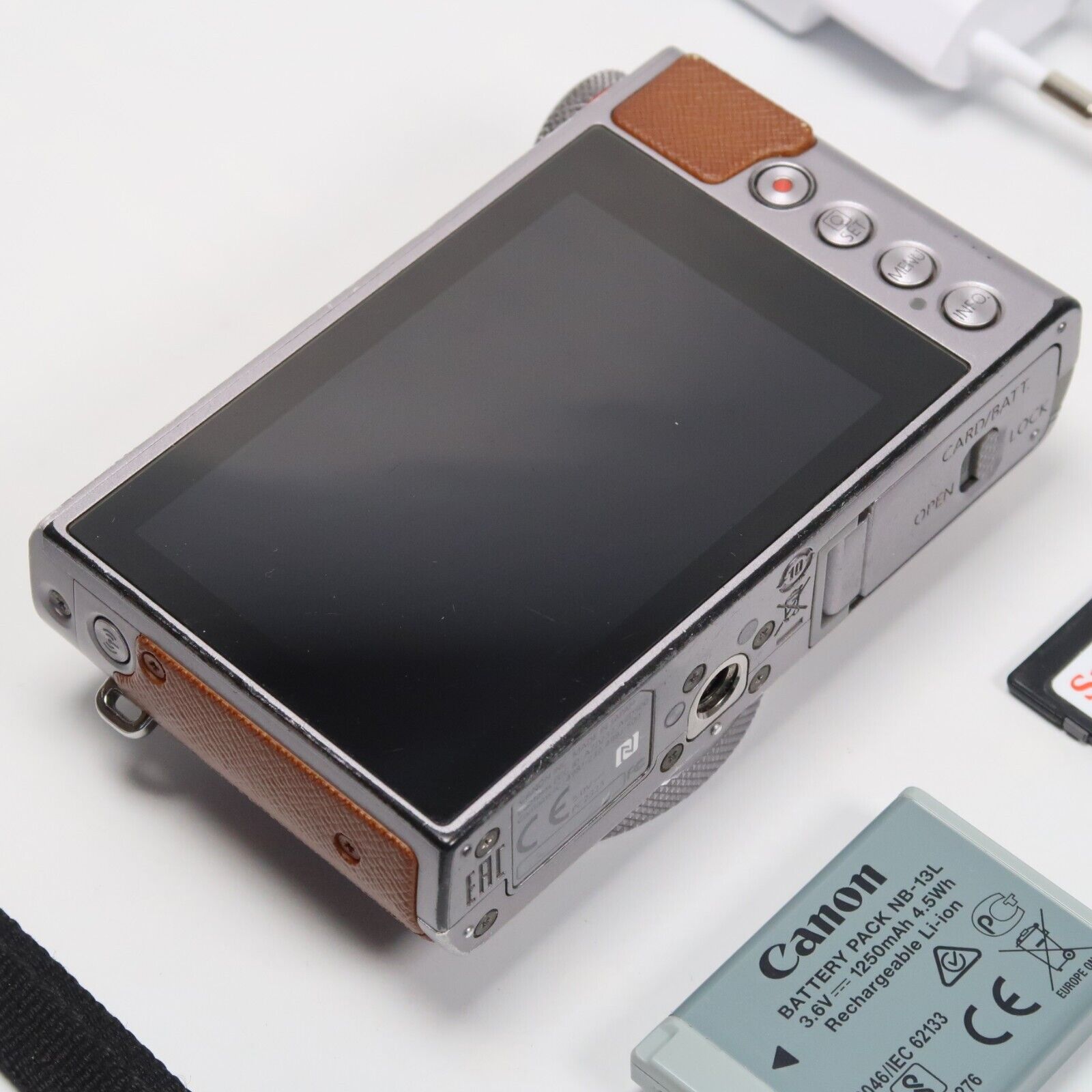 Canon PowerShot G9X Mark II 20.1MP Digital Camera Silver + SD Card 16GB