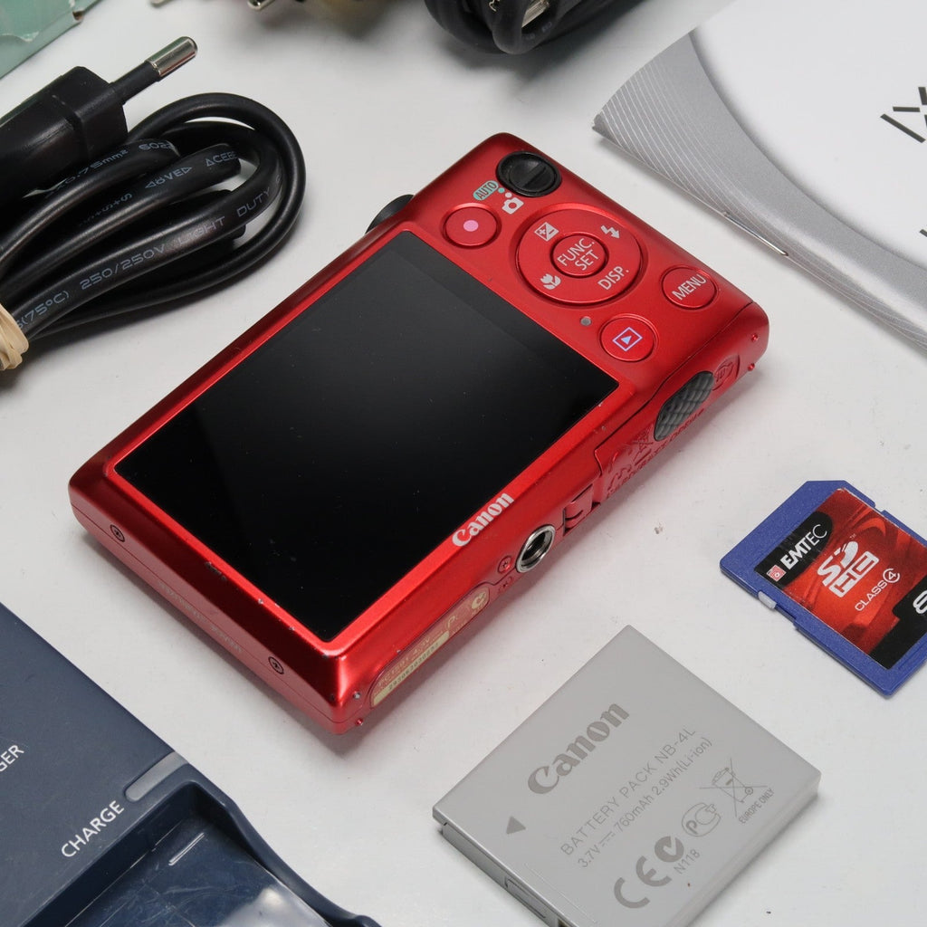 Canon IXUS 220 HS 12.1MP Digital Camera Red – Boxed Set