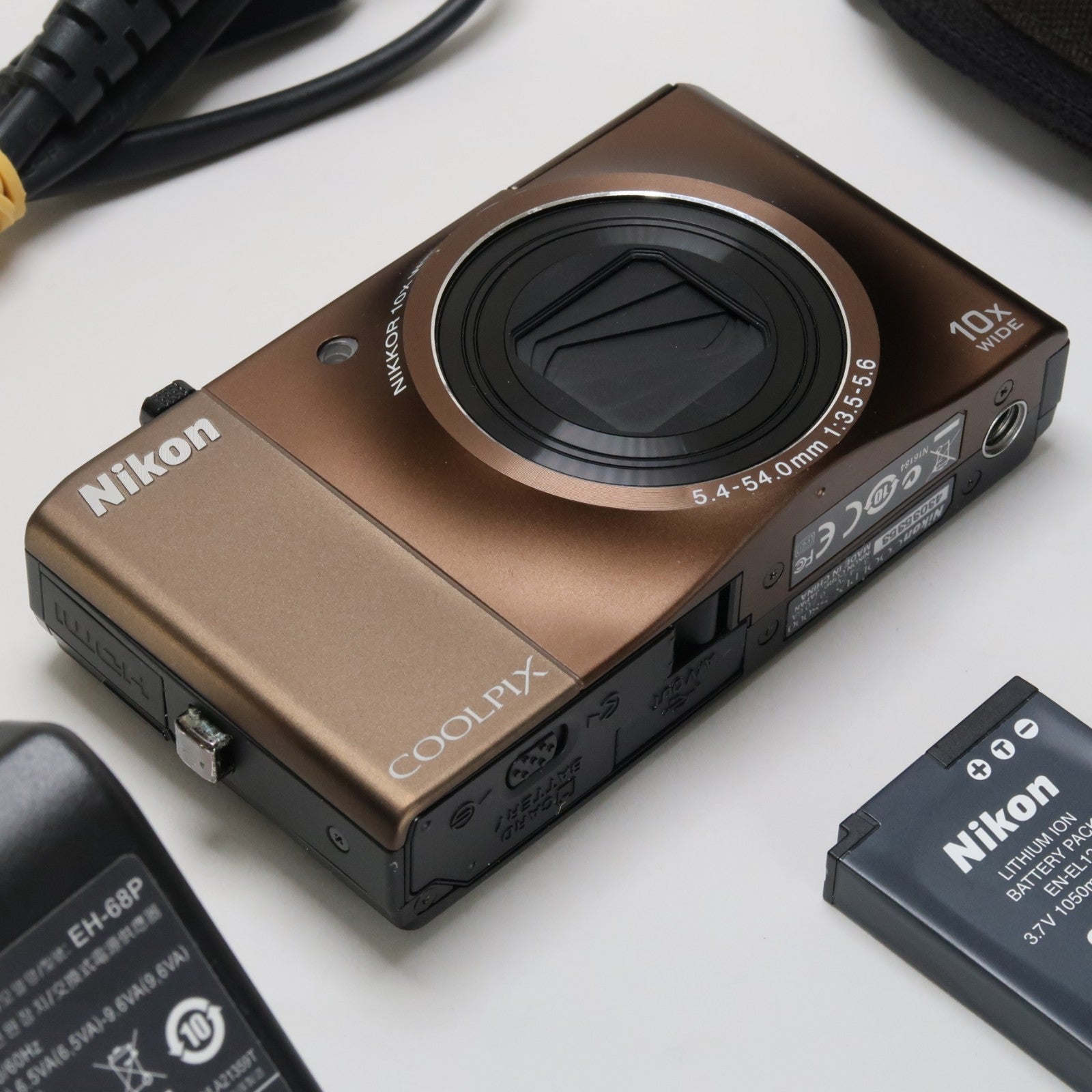 Nikon Coolpix S8000 14MP Digital Camera – Brown – 10x Zoom + Charger + Case