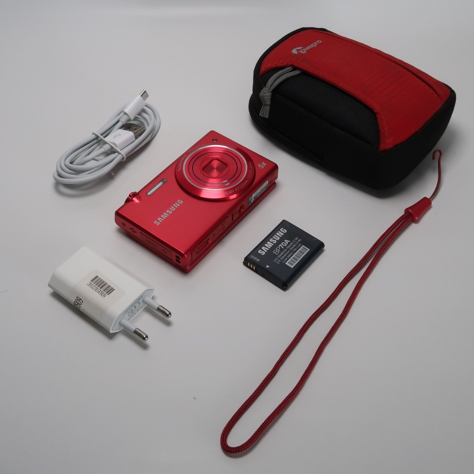 Samsung MV Series MV800 16.1MP Digital Camera Red, Case - Excellent