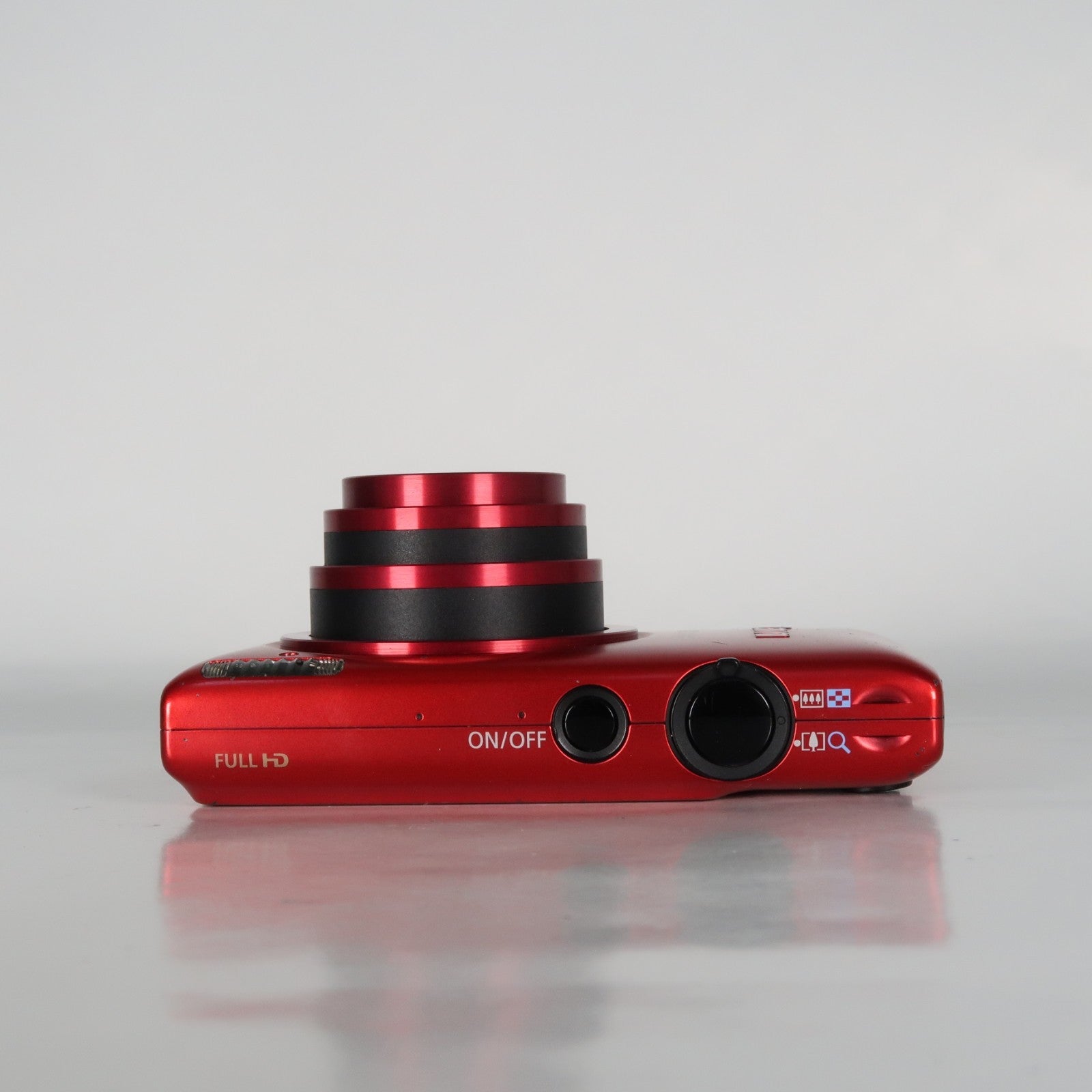 Canon IXUS 220 HS 12.1MP Digital Camera Red – Boxed Set