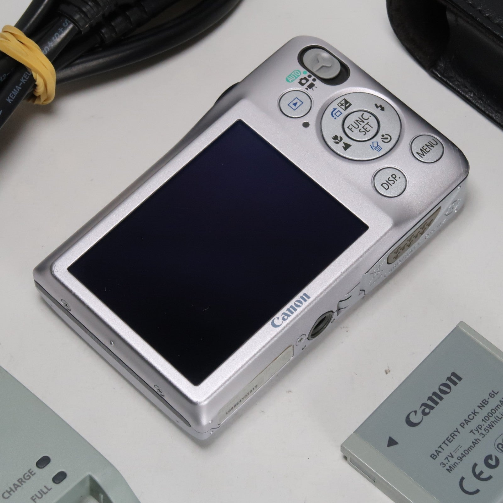 Canon IXUS 105 / SD1300 IS + Nikon Coolpix S3600 + Canon IXUS 115 + Canon IXY 110F – Camera Bundle