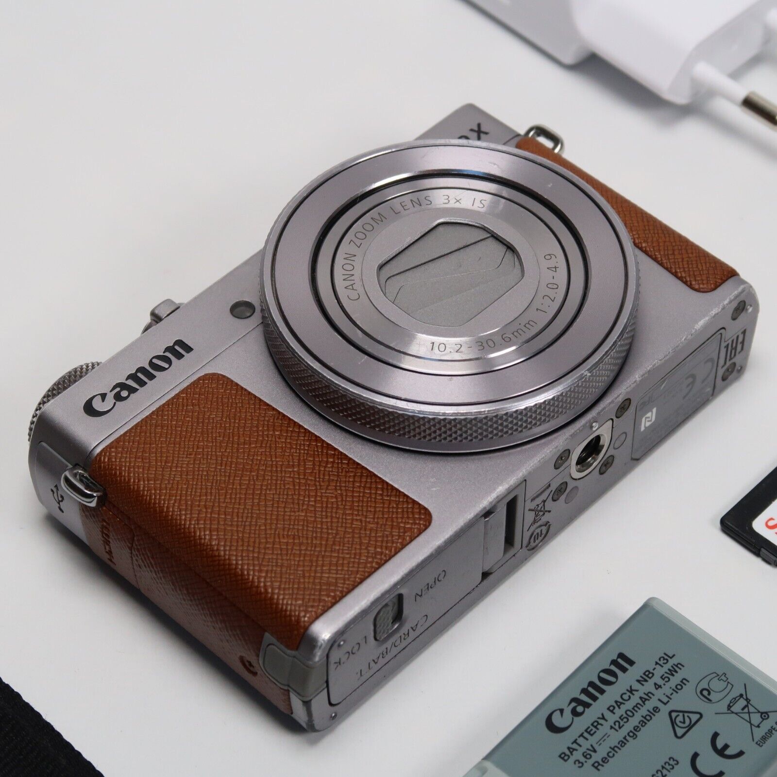 Canon PowerShot G9X Mark II 20.1MP Digital Camera Silver + SD Card 16GB