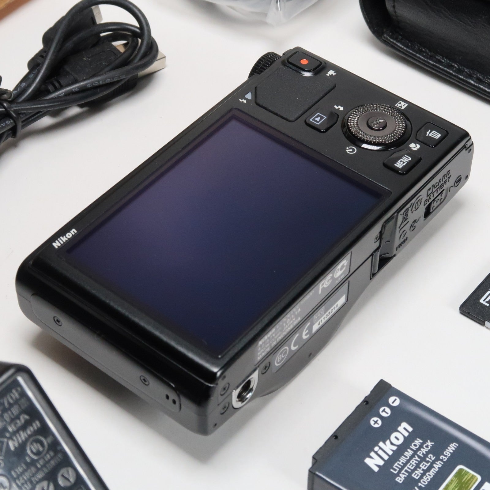 Nikon Coolpix S9400 Digital Camera – Black – 18MP 18x Zoom [Mint] with Original Packaging & SD Card